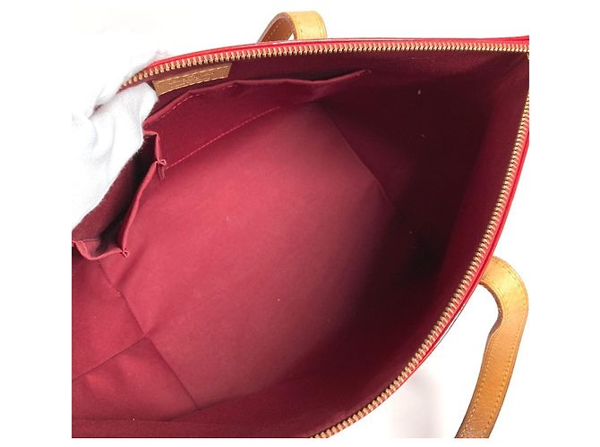 Borsa a Spalla Louis Vuitton Monogram Vernis Bellevue PM Rosso - vista 15
