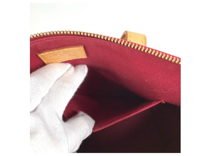 Borsa a Spalla Louis Vuitton Monogram Vernis Bellevue PM Rosso - vista 17