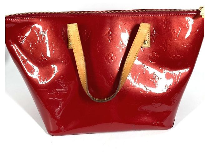 Borsa a Spalla Louis Vuitton Monogram Vernis Bellevue PM Rosso - vista 2