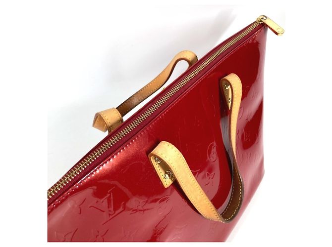Borsa a Spalla Louis Vuitton Monogram Vernis Bellevue PM Rosso - vista 5