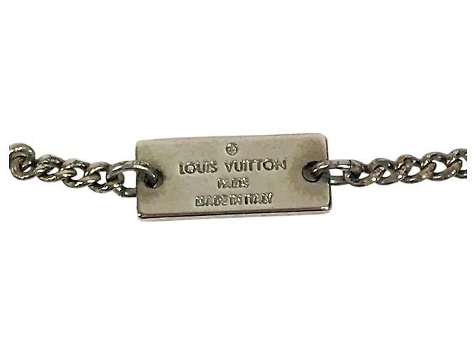 Louis Vuitton Monogram Pendant Necklace Silvery - view 3