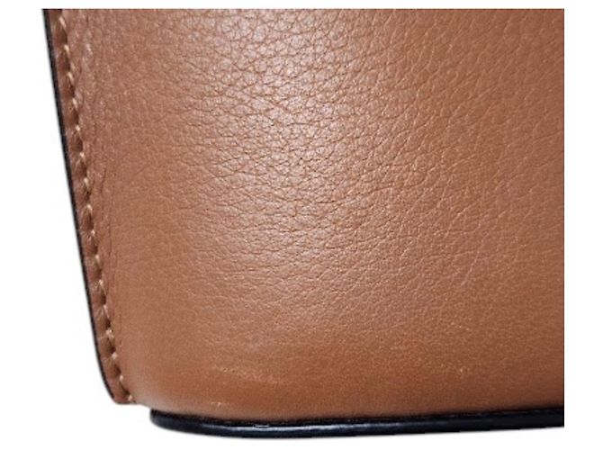Borsa a tracolla in pelle Loewe Anagram Dice Pocket Marrone - vista 17