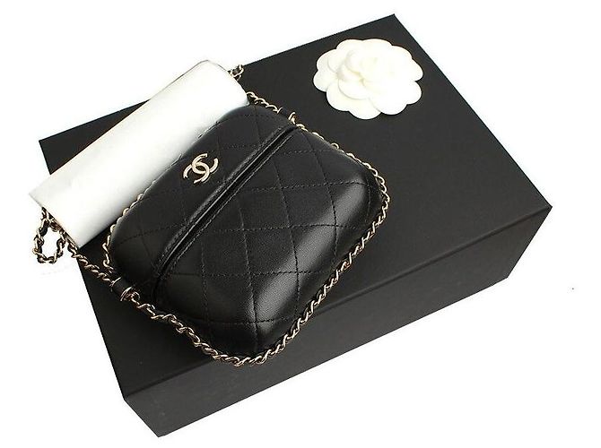 Chanel Mini borsa a tracolla della serie Black Gold-tone Around Chain Nero - vista 7