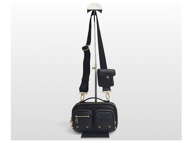 Louis Vuitton Borsa a tracolla utility in pelle di vitello con tasche multiple Nero - vista 2