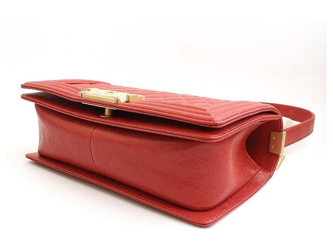 Chanel Bolso Bandolera Boy Medium Caviar Red Gold-toned Series Roja - vista 4