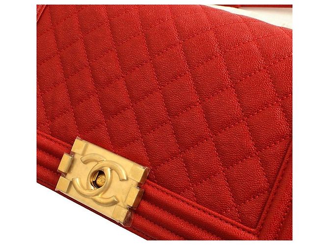 Chanel Bolso Bandolera Boy Medium Caviar Red Gold-toned Series Roja - vista 6