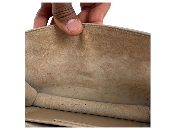Bolsa tiracolo Betty da Saint Laurent em couro bege - vista 11