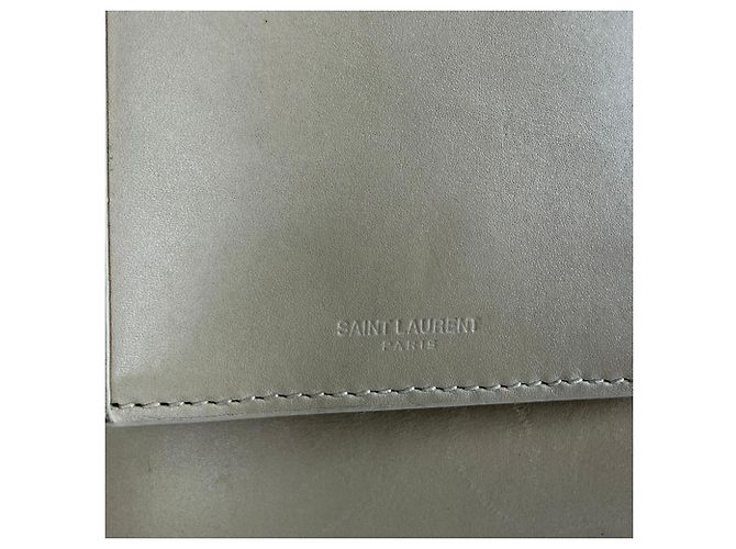 Bolsa tiracolo Betty da Saint Laurent em couro bege - vista 12