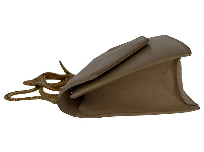 Bolsa tiracolo Betty da Saint Laurent em couro bege - vista 4