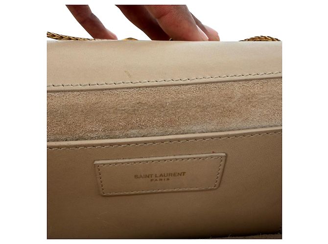 Bolsa tiracolo Betty da Saint Laurent em couro bege - vista 8
