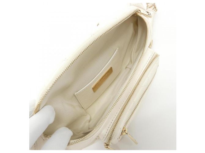 Borsa a tracolla Chanel AS0556 Crudo - vista 6