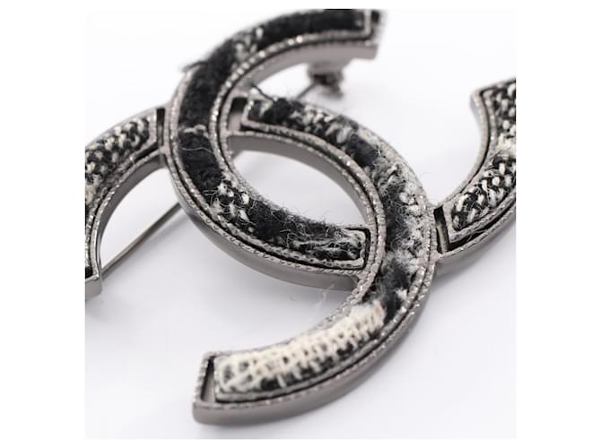 Timeless Spilla Chanel A13A Coco Mark Nero Argento - vista 6