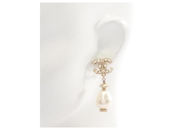 Orecchini Chanel A11C Swing Pearl Coco Mark Bianco D'oro - vista 4