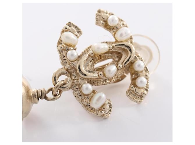Orecchini Chanel A11C Swing Pearl Coco Mark Bianco D'oro - vista 6
