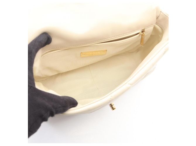 Chanel 19 Dixneuf Handtasche aus gestepptem Lammleder Roh - Ansicht 3