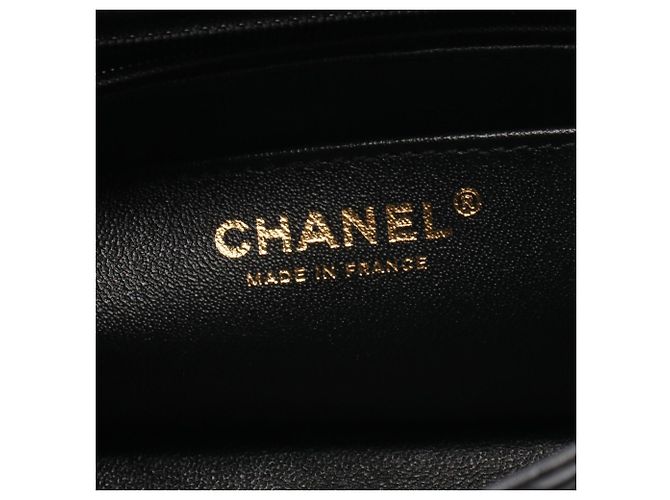Bolso de hombro Chanel 2.55 en piel de becerro negro - vista 4