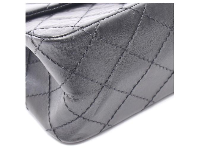 Bolso de hombro Chanel 2.55 en piel de becerro negro - vista 7