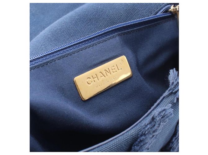 Chanel 19 Dixneuf gesteppte Canvas Schultertasche Marineblau - Ansicht 4