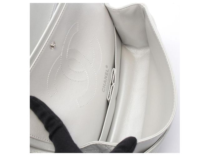 Borsa a tracolla Chanel 2.55 Matelassé Mademoiselle Chain Argento - vista 3