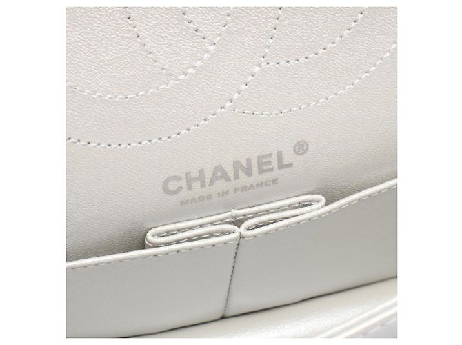 Borsa a tracolla Chanel 2.55 Matelassé Mademoiselle Chain Argento - vista 4