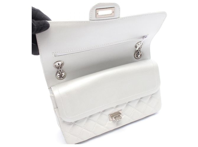 Borsa a tracolla Chanel 2.55 Matelassé Mademoiselle Chain Argento - vista 9