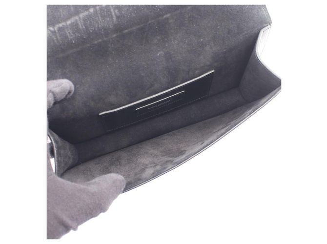 Clutch de couro com relevo Yves Saint Laurent Preto - vista 3