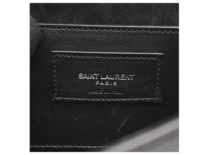 Clutch de couro com relevo Yves Saint Laurent Preto - vista 4