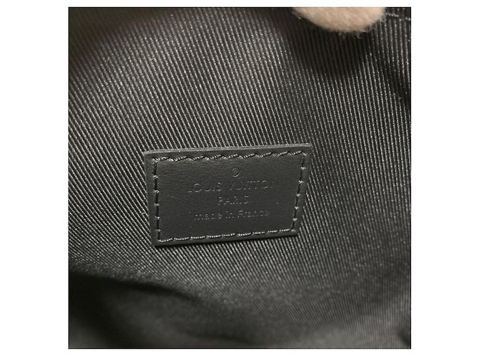 Borsa a mano Louis Vuitton LV Aerogram Takeoff Clutch Nero - vista 9