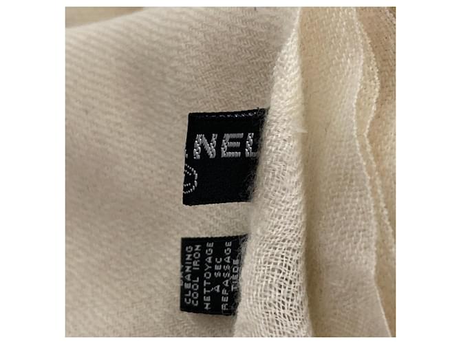 Stola in cashmere Chanel con logo Coco e perle Bianco Crudo - vista 5