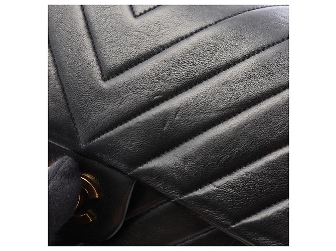 Timeless Borsa a spalla a doppio flap in chevron V-stitch di Chanel Nero - vista 11