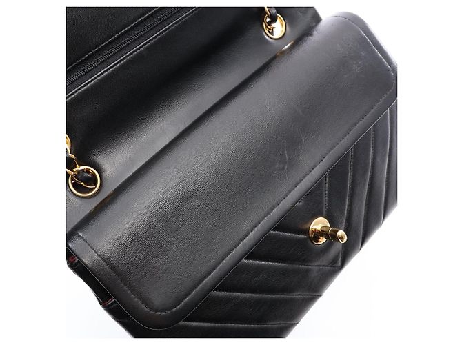Timeless Borsa a spalla a doppio flap in chevron V-stitch di Chanel Nero - vista 12