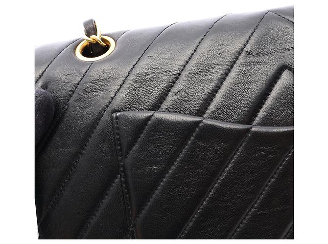 Timeless Borsa a spalla a doppio flap in chevron V-stitch di Chanel Nero - vista 6