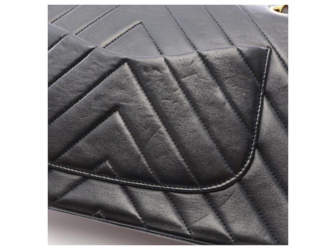Timeless Borsa a spalla a doppio flap in chevron V-stitch di Chanel Nero - vista 7