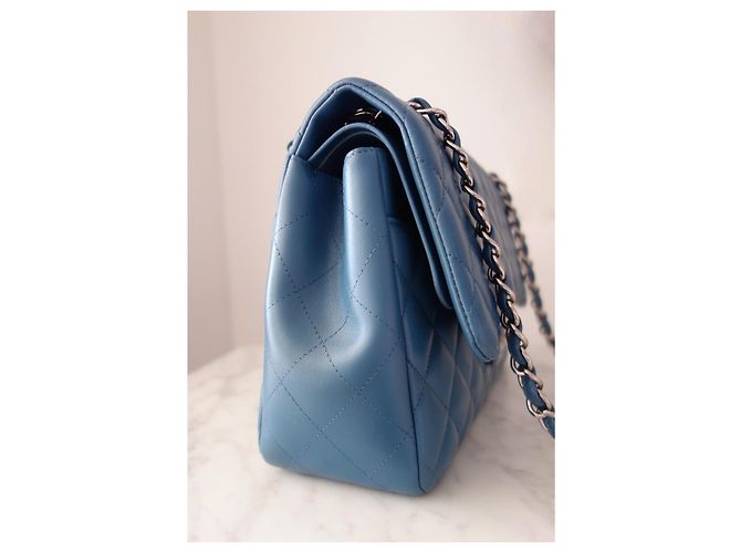Timeless Chanel Classic Flap Borsa Pelle di Agnello Blu - vista 3