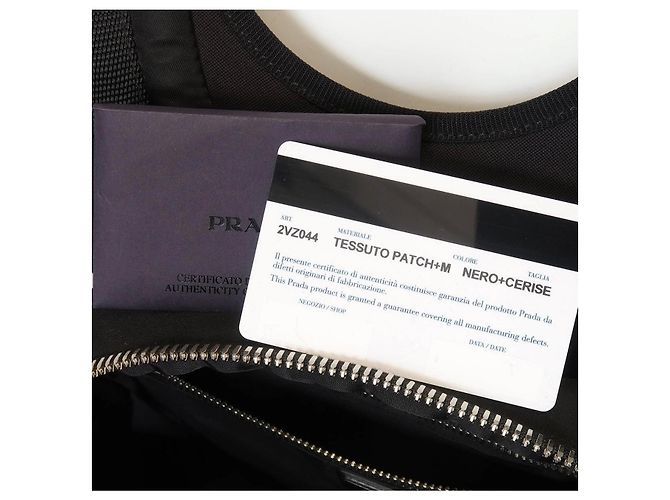 Saffiano Prada Frankenstein Mini Rucksack - Roter Kunstpelz & Schwarzes Nylon - Ansicht 8