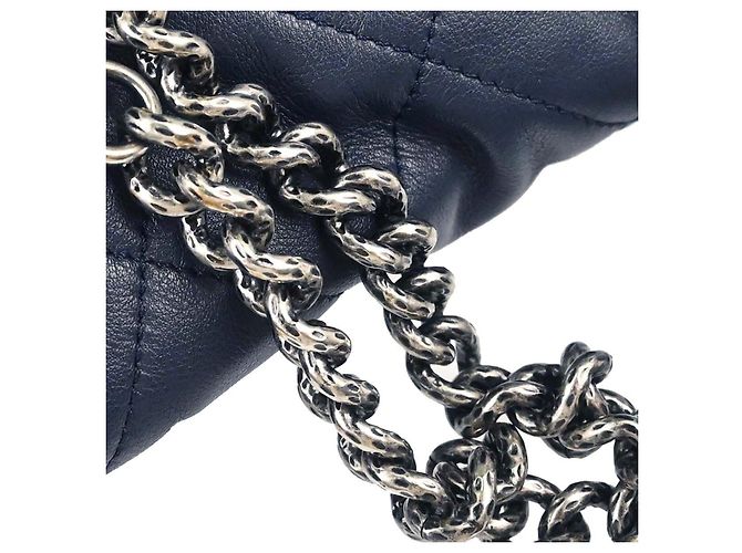 Chanel Flap Shoulder in pelle Blu navy - vista 4