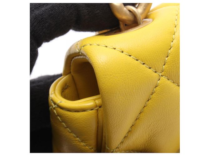 Borsa a Spalla Chanel Matelassé Small Flap Giallo - vista 7