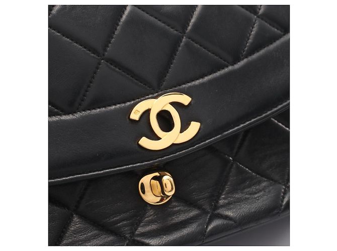 Bolso de Hombro Chanel Matelassé Diana Flap Negro - vista 6