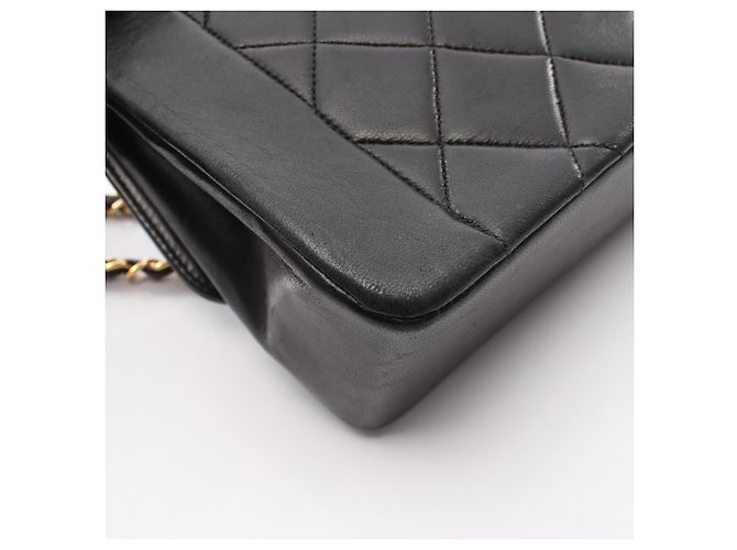 Bolso de Hombro Chanel Matelassé Diana Flap Negro - vista 8