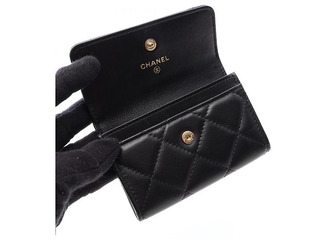 Tarjetero de piel negra matelassé Chanel Negro - vista 6