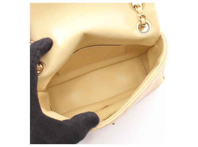 Borsa a Spalla Chanel Mini Matelassé Giallo - vista 3