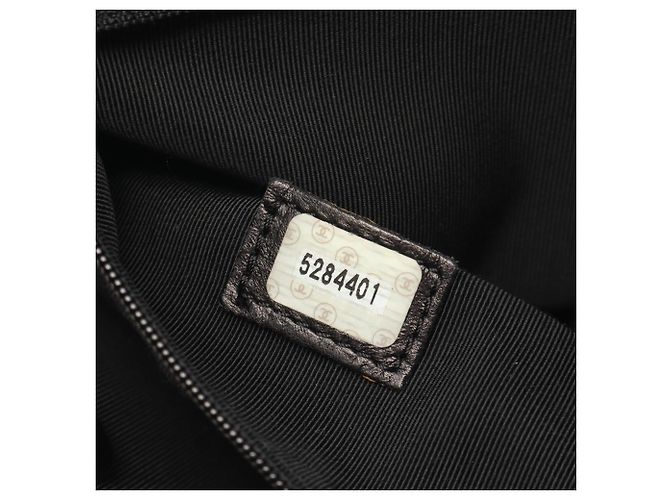 Borsa Tote Chanel in pelle di vitello martellata nera Nero - vista 5