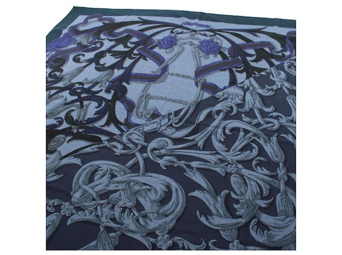 Hermès Foulard Hermes Carre Geant 140 LE MORS A LA CONETABLE Multicolore Blu navy - vista 2