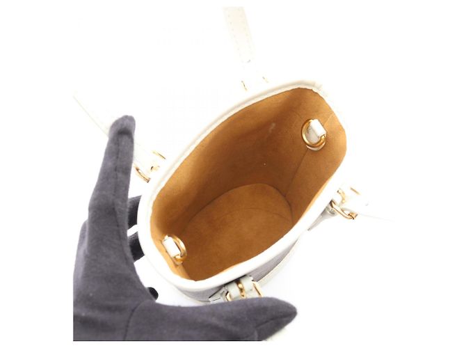Borsa a mano 2-Way Louis Vuitton Nano Bucket Marrone Bianco - vista 3