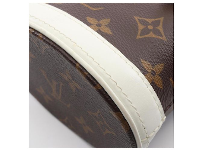 Borsa a mano 2-Way Louis Vuitton Nano Bucket Marrone Bianco - vista 8