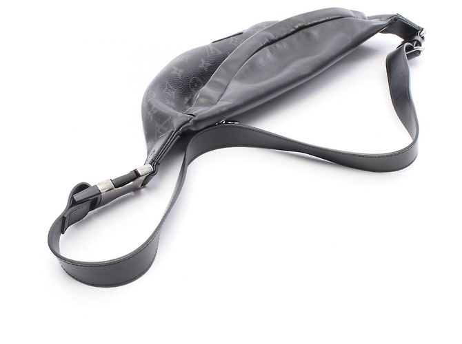Bumbag Borsa a tracolla Louis Vuitton Discovery PM Nero - vista 7