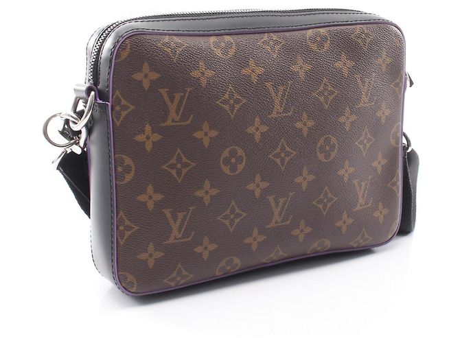 Borsa a tracolla Louis Vuitton Trio Messenger Monogram Macassar Marrone Nero Porpora - vista 2