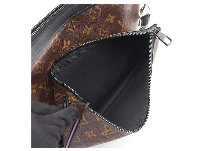 Borsa a tracolla Louis Vuitton Trio Messenger Monogram Macassar Marrone Nero Porpora - vista 5