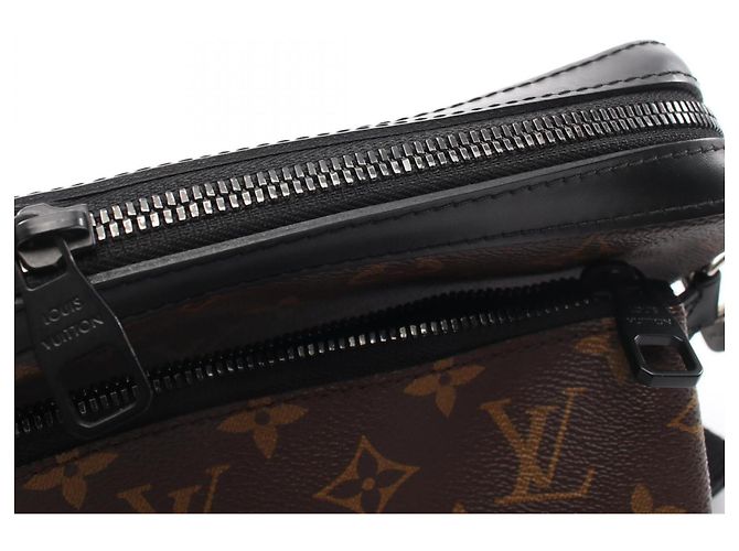 Borsa a tracolla Louis Vuitton Trio Messenger Monogram Macassar Marrone Nero Porpora - vista 8