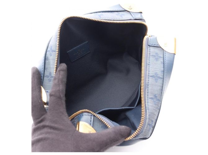 Bolso bandolera Soft Trunk Louis Vuitton Azul Azul marino - vista 3